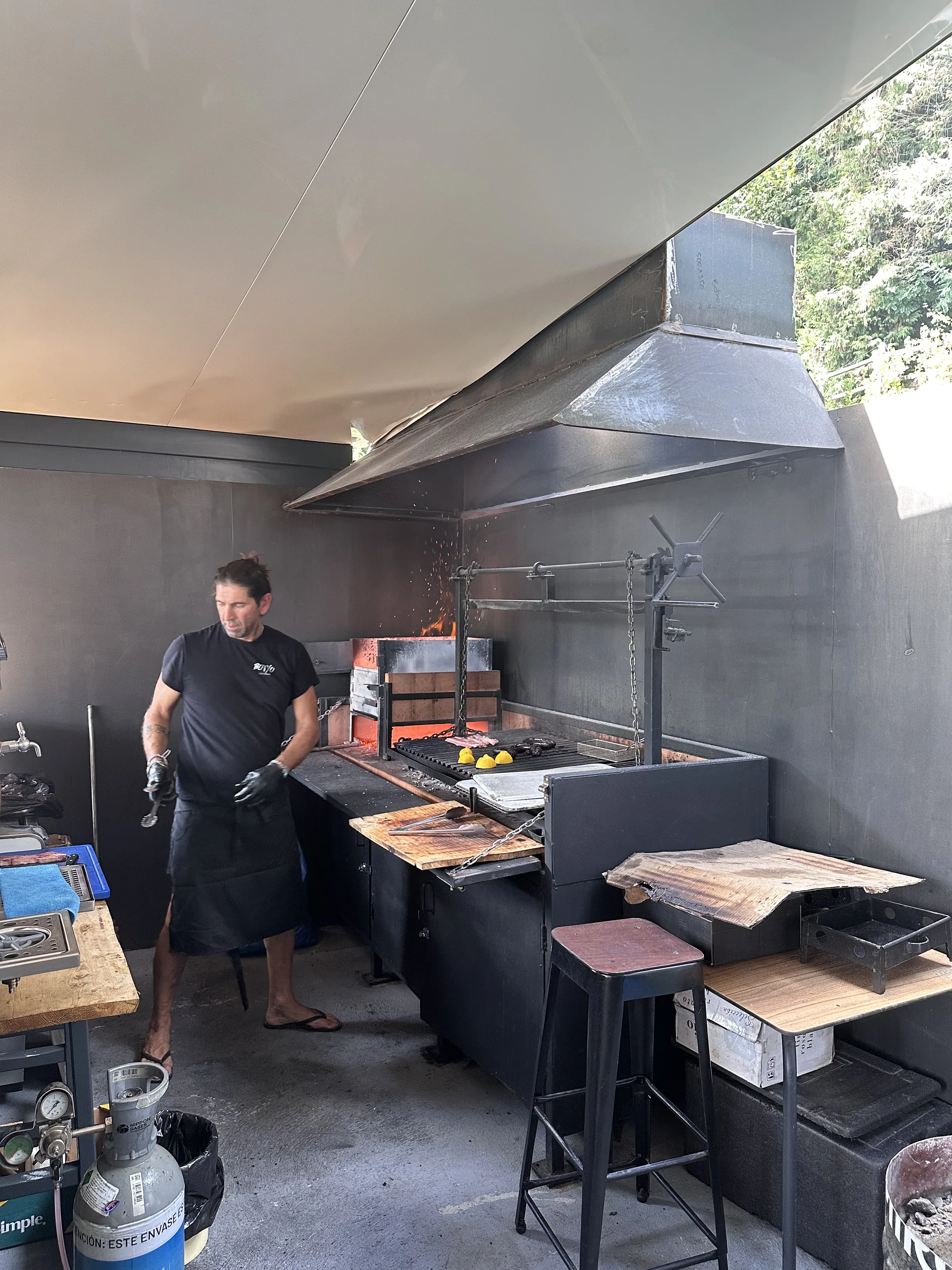 Parrilla de leña Botxo Ostatua — carne a la brasa Navarra