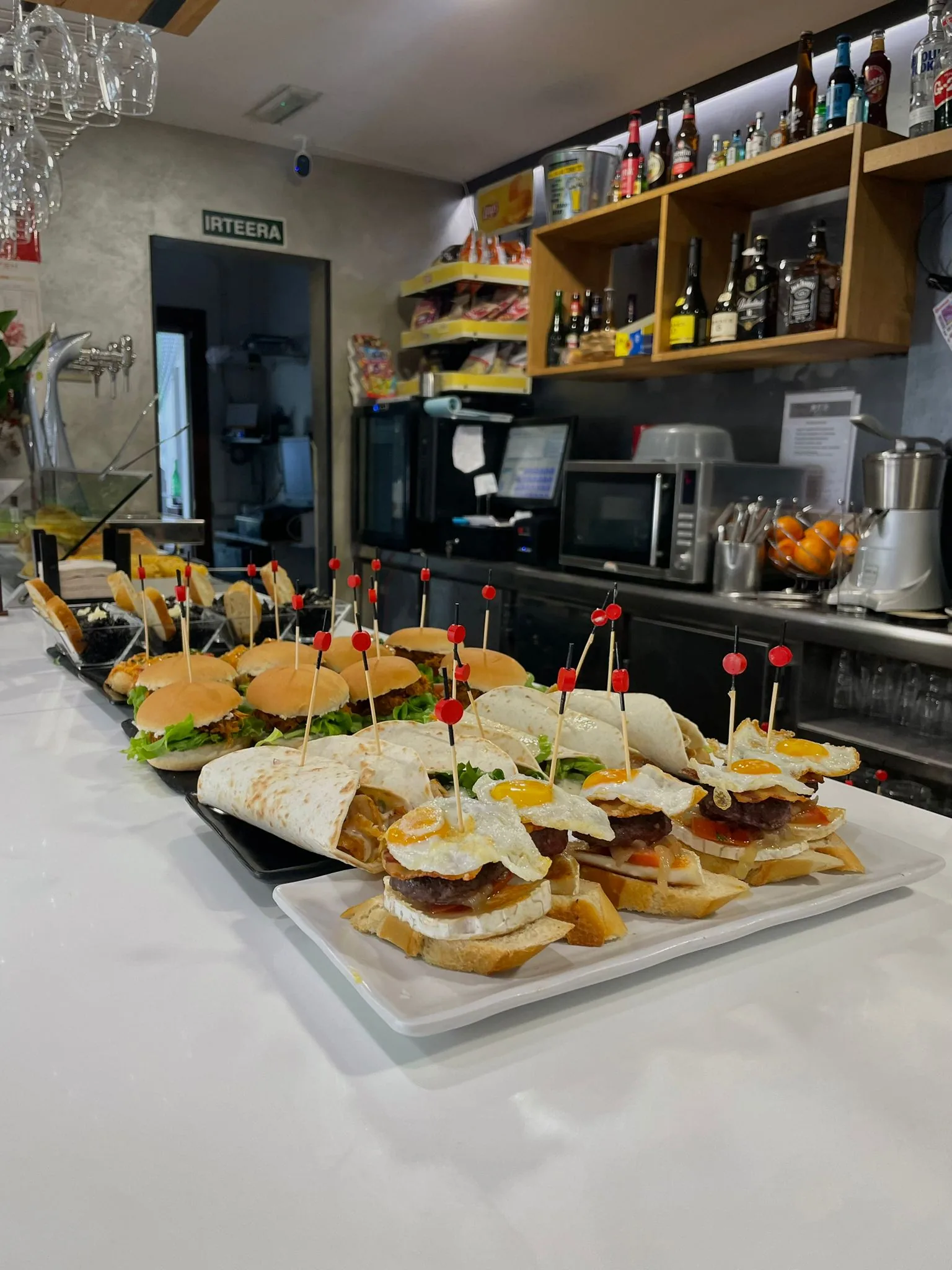 Pintxos calientes Juevintxo